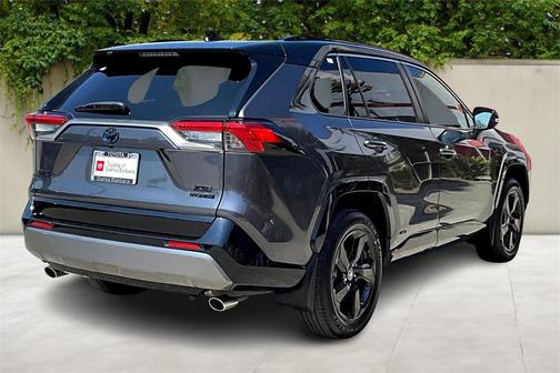 2020 Toyota RAV4 Hybrid SE