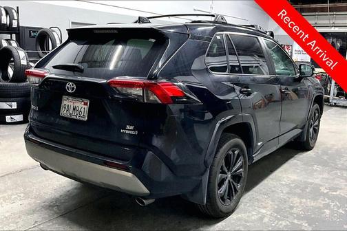 2022 Toyota RAV4 Hybrid SE