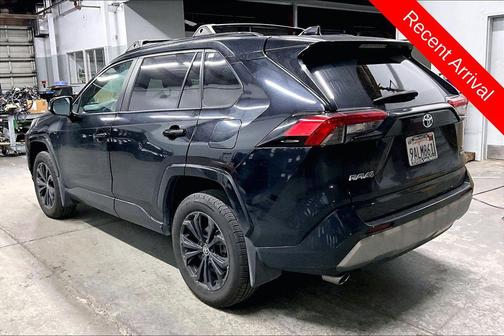 2022 Toyota RAV4 Hybrid SE