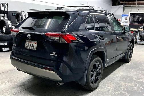 2022 Toyota RAV4 Hybrid SE