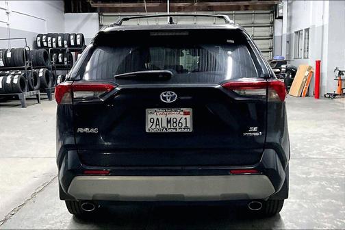 2022 Toyota RAV4 Hybrid SE