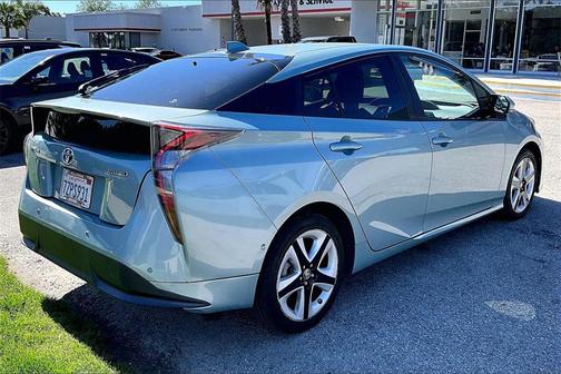 2017 Toyota Prius Four Touring