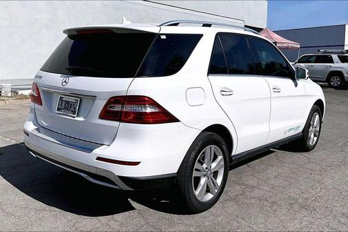 White 2015 Mercedes-Benz M-Class ML 350