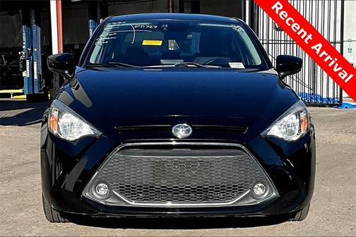 2019 Toyota Yaris Sedan LE