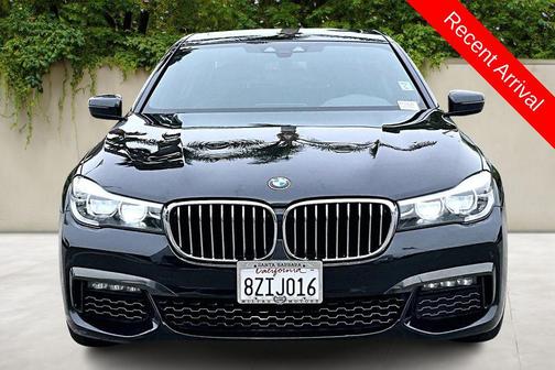 Black Sapphire Metallic 2019 BMW 740 740i