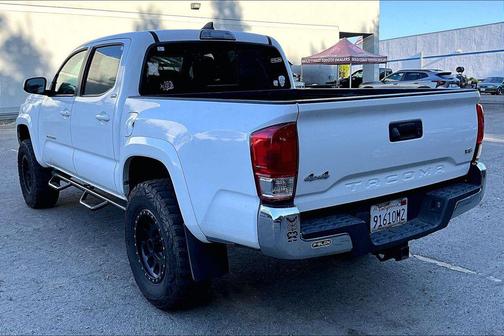 Super White 2018 Toyota Tacoma SR5