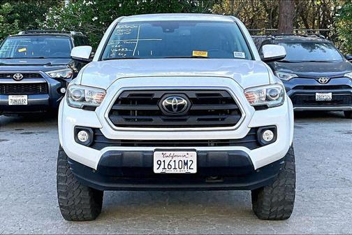 Super White 2018 Toyota Tacoma SR5