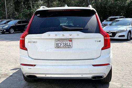 Ice White 2018 Volvo XC90 T6 Momentum