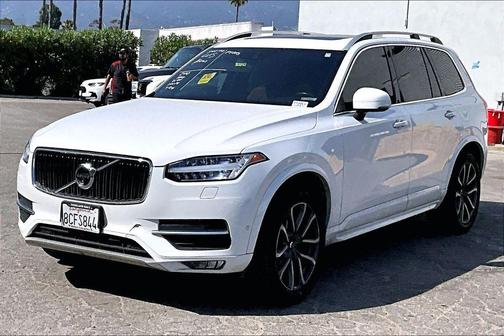 Ice White 2018 Volvo XC90 T6 Momentum