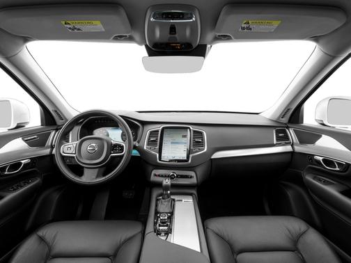 White 2018 Volvo XC90 T6 Momentum