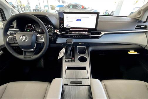 2025 Toyota Sienna XLE