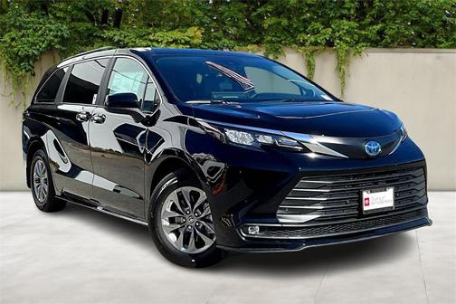 2025 Toyota Sienna XLE