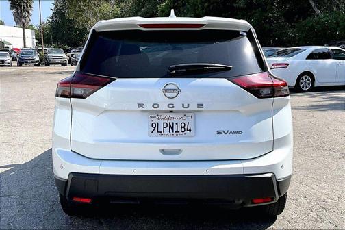 White Pearl 2024 Nissan Rogue SV