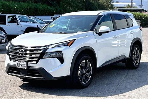 White Pearl 2024 Nissan Rogue SV