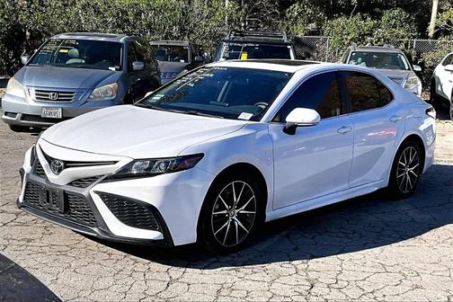 2024 Toyota Camry SE