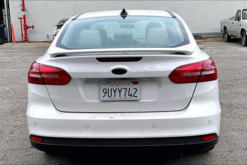 White Platinum Clearcoat Metallic 2015 Ford Focus Titanium