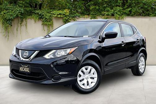 Magnetic Black Pearl 2019 Nissan Rogue Sport S