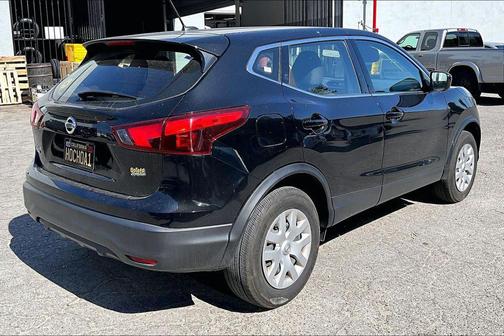 Magnetic Black Pearl 2019 Nissan Rogue Sport S