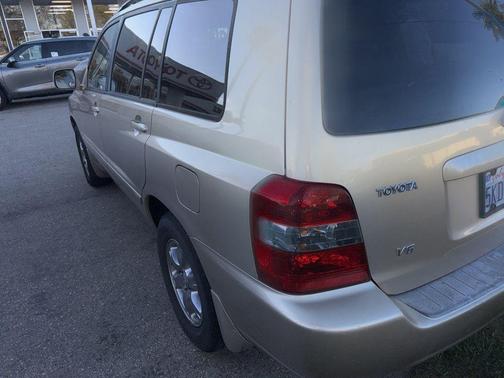 2004 Toyota Highlander Base