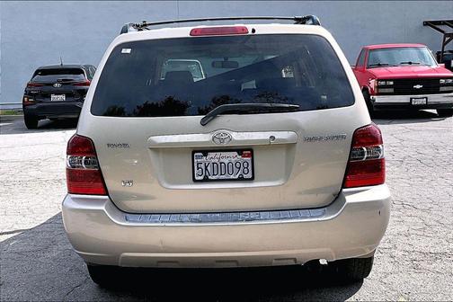 2004 Toyota Highlander Base