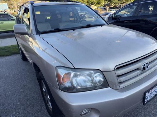 2004 Toyota Highlander Base