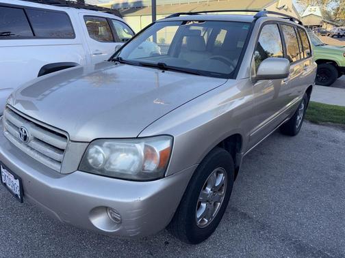 2004 Toyota Highlander Base