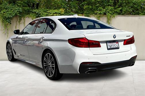 2017 BMW 540 540i