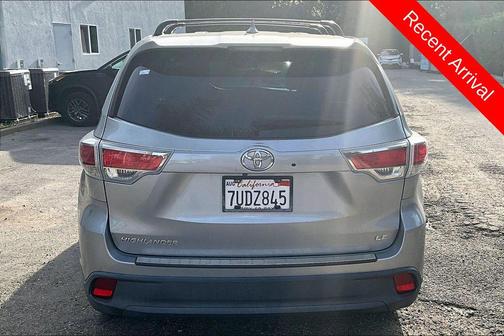Silver Sky Metallic 2016 Toyota Highlander LE Plus