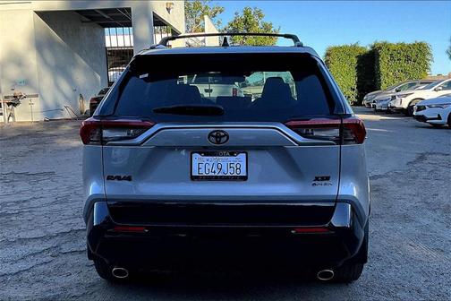 2025 Toyota RAV4 Hybrid SE