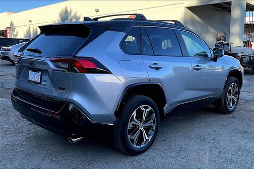 2025 Toyota RAV4 Hybrid SE