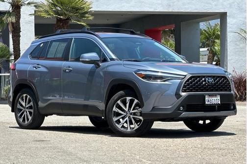 2024 Toyota Corolla Cross XLE