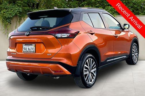 2023 Nissan Kicks SR