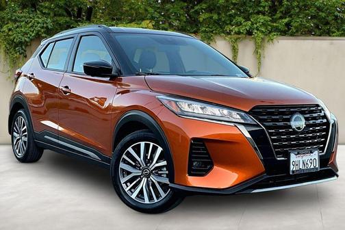 2023 Nissan Kicks SR