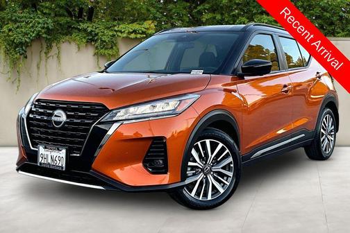 2023 Nissan Kicks SR