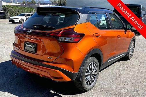 2023 Nissan Kicks SR
