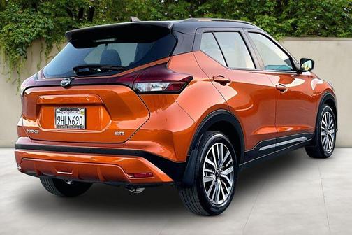 2023 Nissan Kicks SR