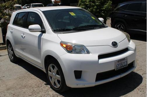 2013 Scion xD Base