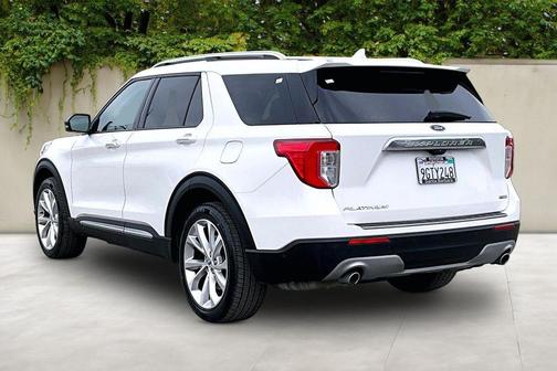 Star White Metallic Tri-Coat 2023 Ford Explorer Platinum