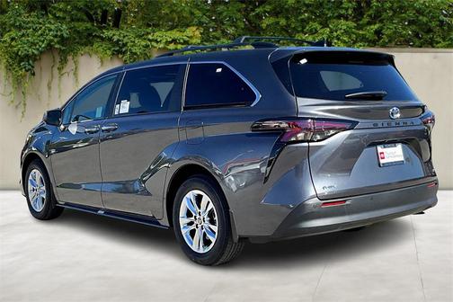 2025 Toyota Sienna XLE