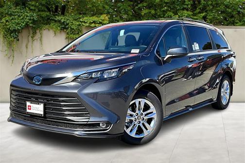 2025 Toyota Sienna XLE
