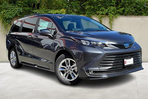 2025 Toyota Sienna XLE