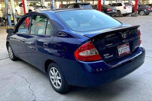 Blue 2003 Toyota Prius Base