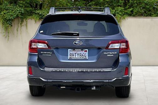 Carbide Gray Metallic 2017 Subaru Outback 3.6R Limited