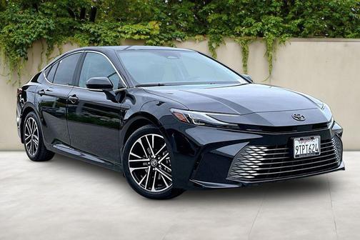 Midnight Black Metallic 2025 Toyota Camry XLE