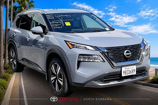 Boulder Gray Pearl/Super Black 2022 Nissan Rogue SL