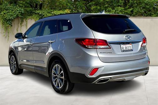 2018 Hyundai SANTA FE SE