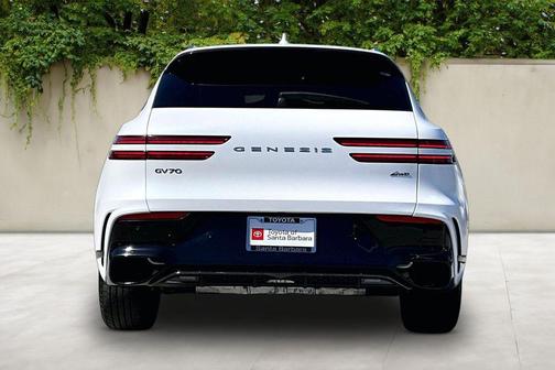 Uyuni White 2025 Genesis GV70 2.5T AWD