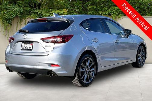 Sonic Silver Metallic 2018 Mazda Mazda3 Grand Touring