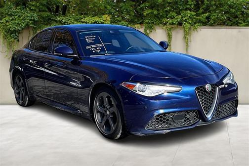 2019 Alfa Romeo Giulia Sport