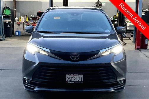 2025 Toyota Sienna XLE